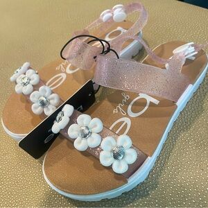 Bebe girls sandals. Size 9/10. New with tags.